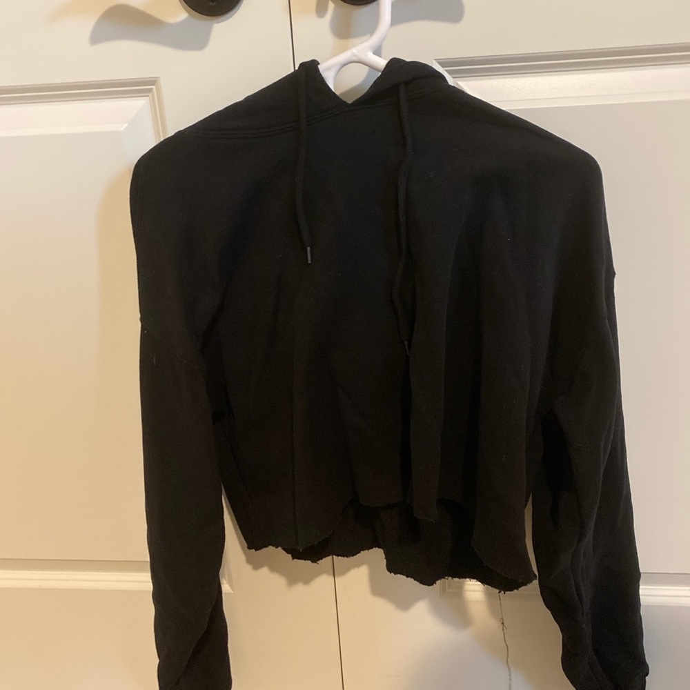 URBAN OUTFITTERS CROPPED HOODIE